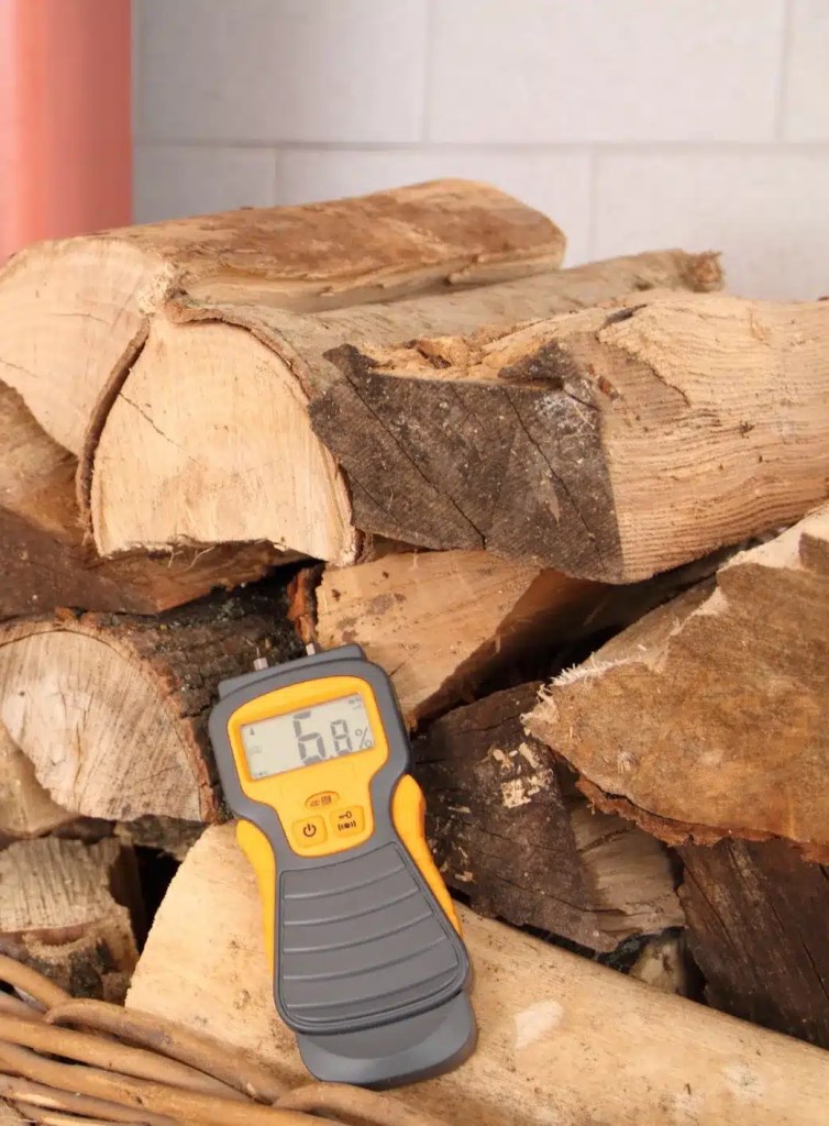 moisture meter of seasoned firewood
